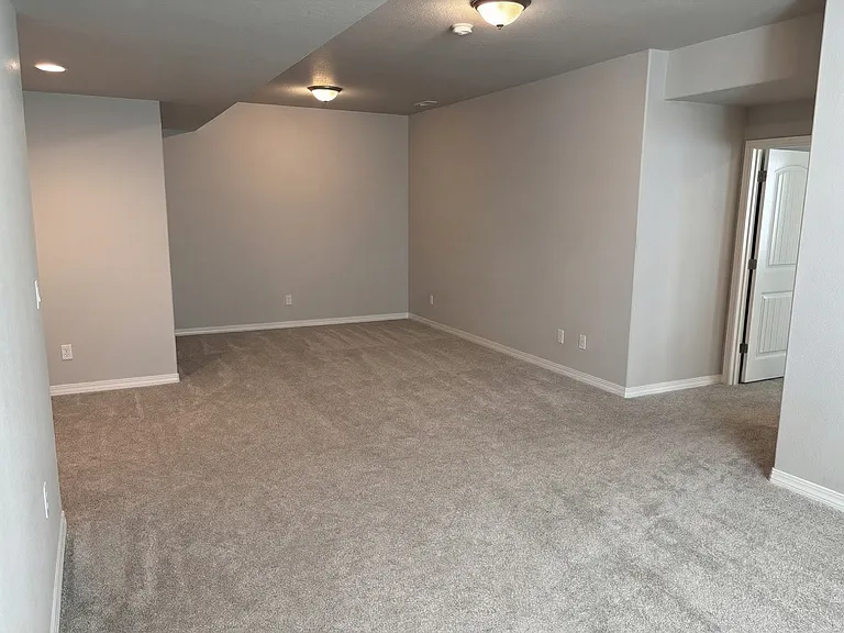 9377 Mayflower Gulch Way — Photo 20