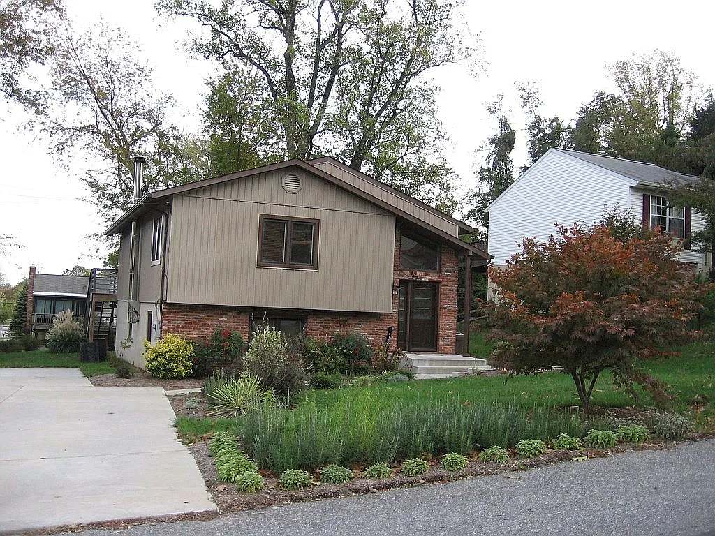 1191 Bayview Vis photo 1