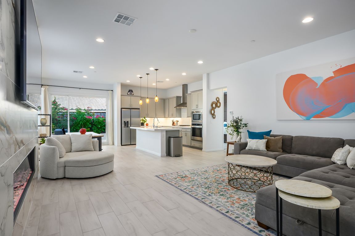 next background image