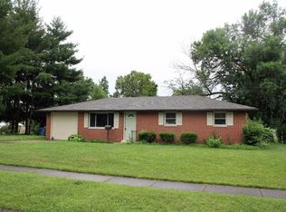 32 Glenada Ct, New Lebanon, OH 45345