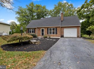 19 Sheffield Dr, Dillsburg, PA 17019