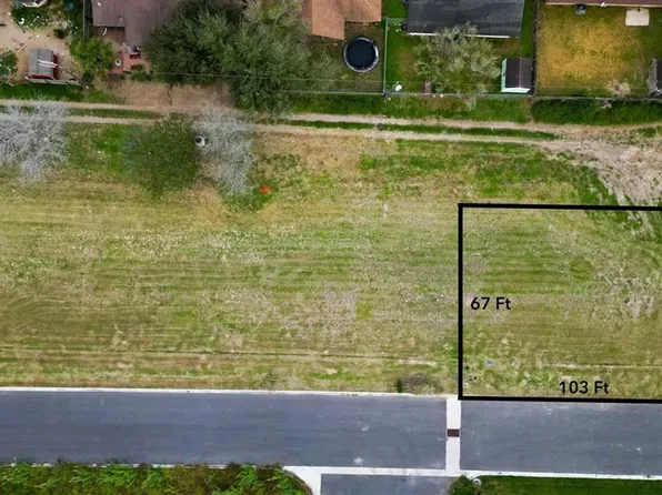 8 S Pleasantview Dr, Weslaco, TX 78596