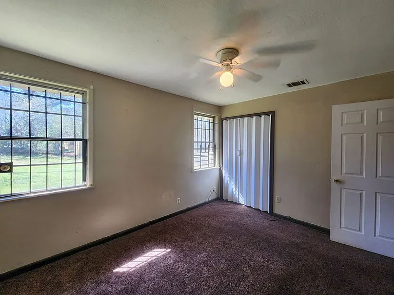3837 Woodrow Ave — Photo 5