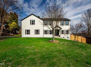 833 Spinnaker Rd, Knoxville, TN 37934