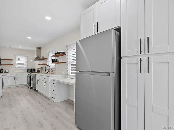 4th image of 4655 Newport Ave