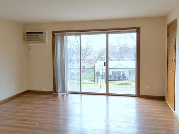 4th image of 11935 S Hamlin Ave APT 3B