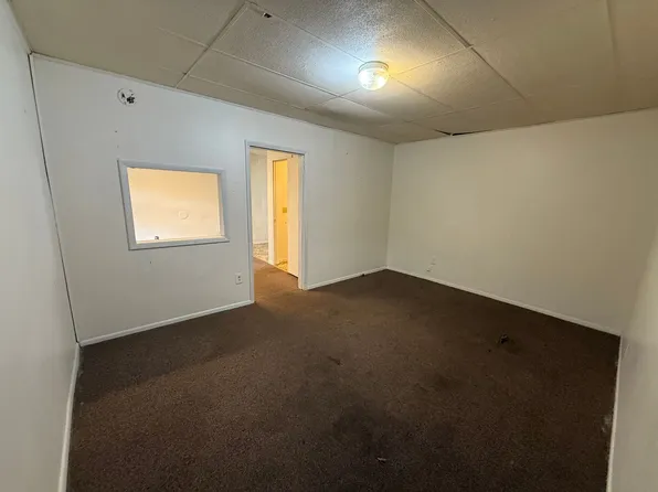 19 1/2 S Jefferson Ave, Iola, KS