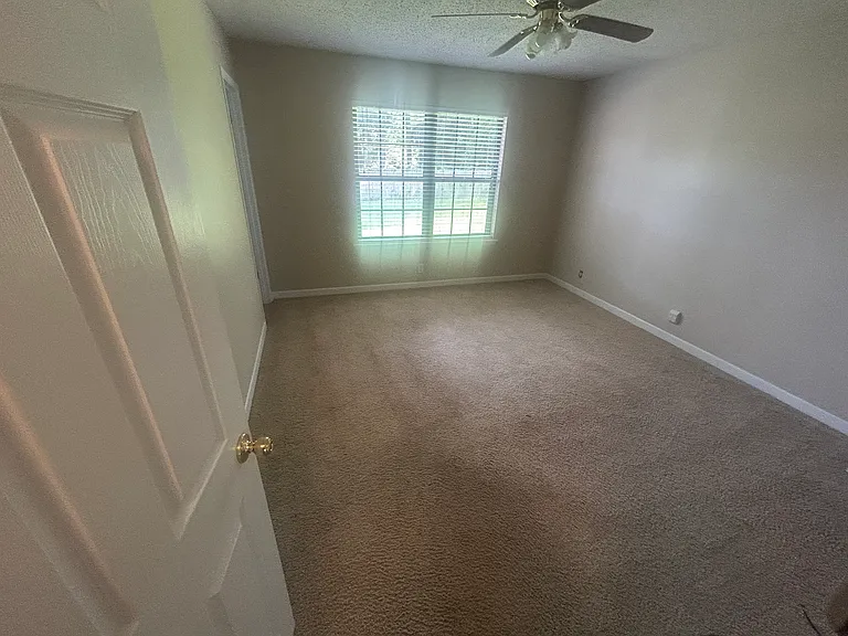 225 Denise Ln — Photo 8