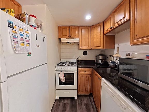 3rd image of 45 Ashford St APT 1