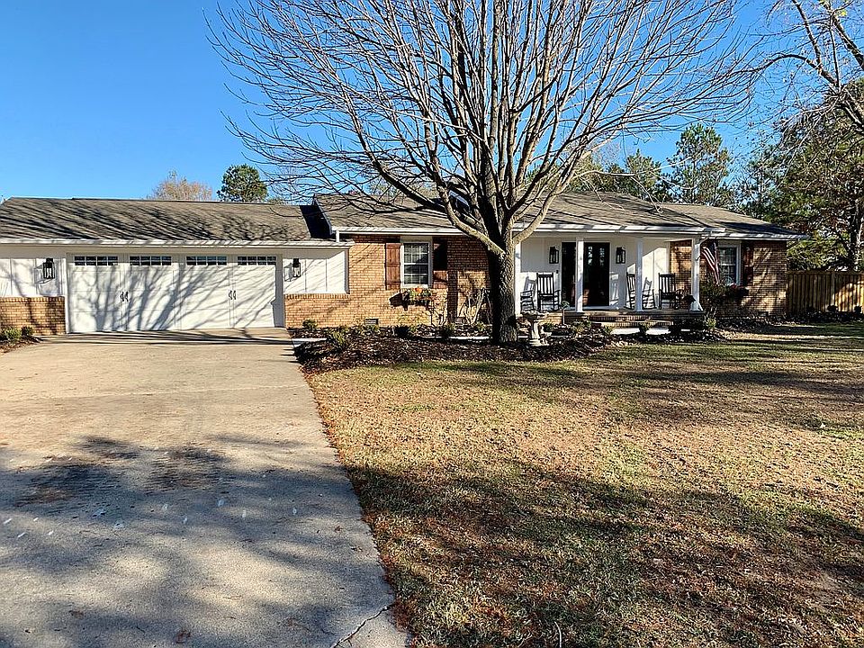 2nd image of 211 Nancy Dr