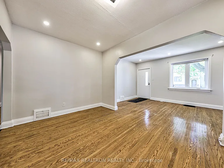 69 Harlandale Ave — Photo 7