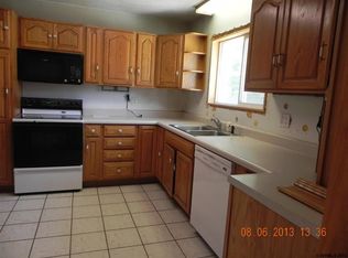 3000 Meadow Dr, Casper, WY 82604