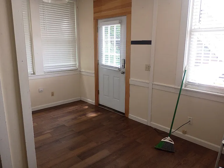 18 West St #1 — Photo 2