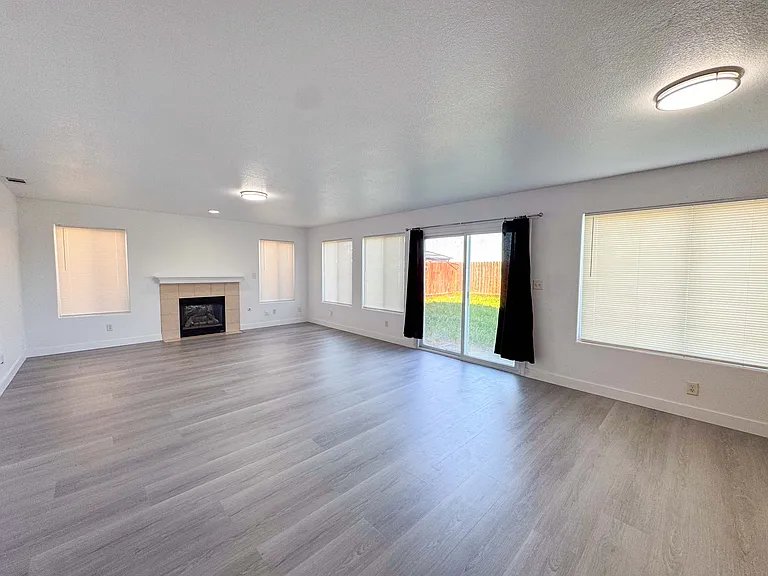 1033 Chenin Blanc St — Photo 5