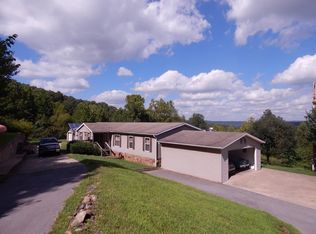 354 Madison 2451 St #2451, Huntsville, AR 72740