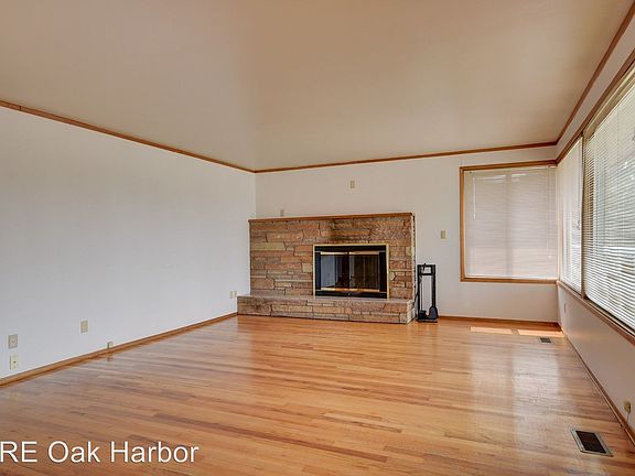 3rd image of 453 SE Pasek St