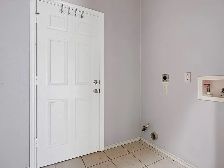 7021 Gentle Oak Dr — Photo 16