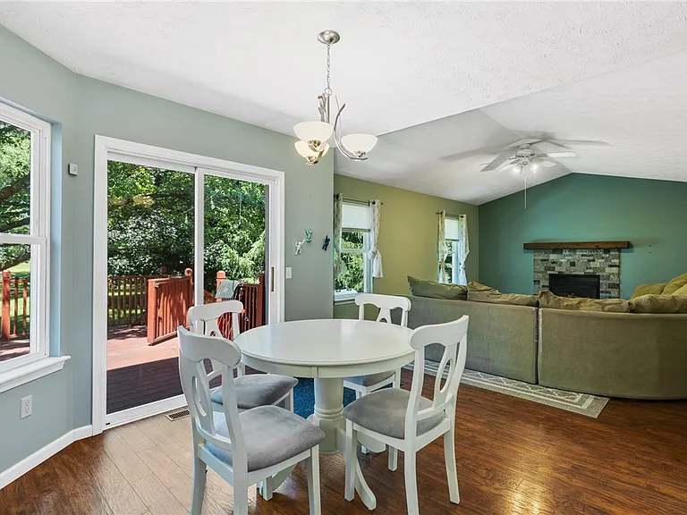 40 Alverstone Way — Photo 18
