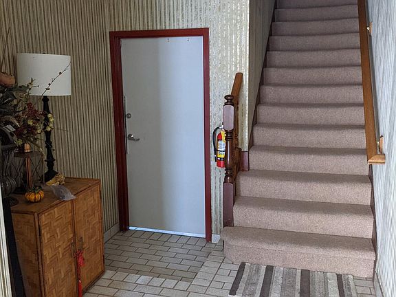 2nd image of 1023 Church St