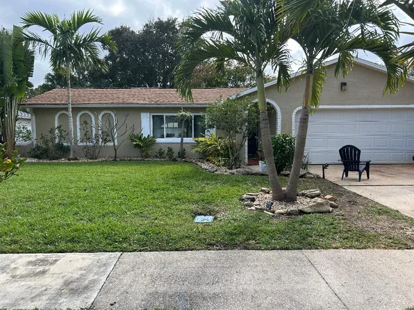 833 Berkshire Dr, Rockledge, FL 32955