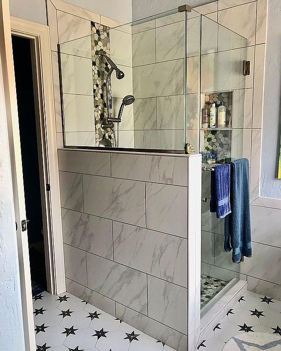 Master shower 