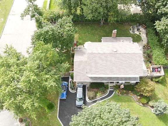 2nd image of 64 Oneida Ave