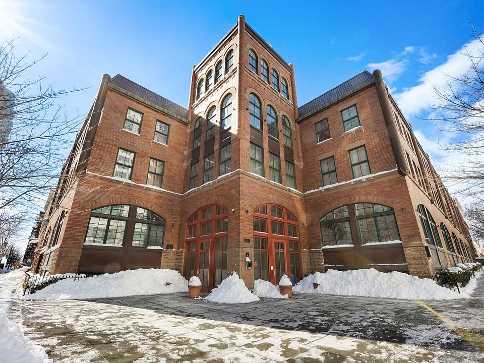 1st image of 61 Grand St APT 1C