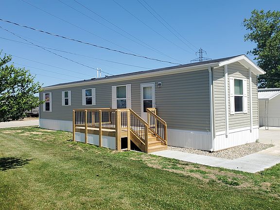 Exterior Image-2-Clayton Wakarusa Redbud Estates