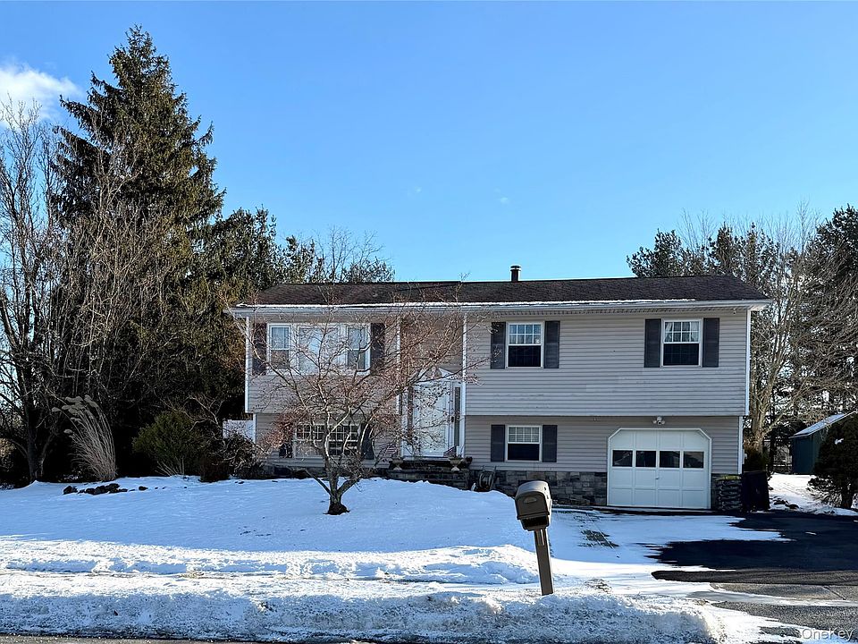 1st image of 46 Moulton Circle