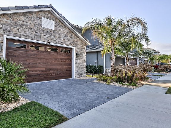 3rd image of 3058 Isles Way