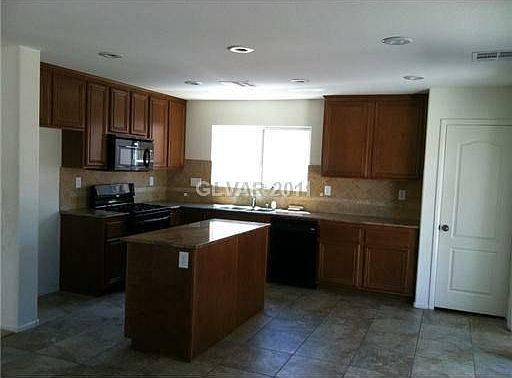 2nd image of 8705 Dodds Canyon St