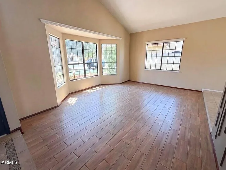 3810 N Wintergreen Way — Photo 2