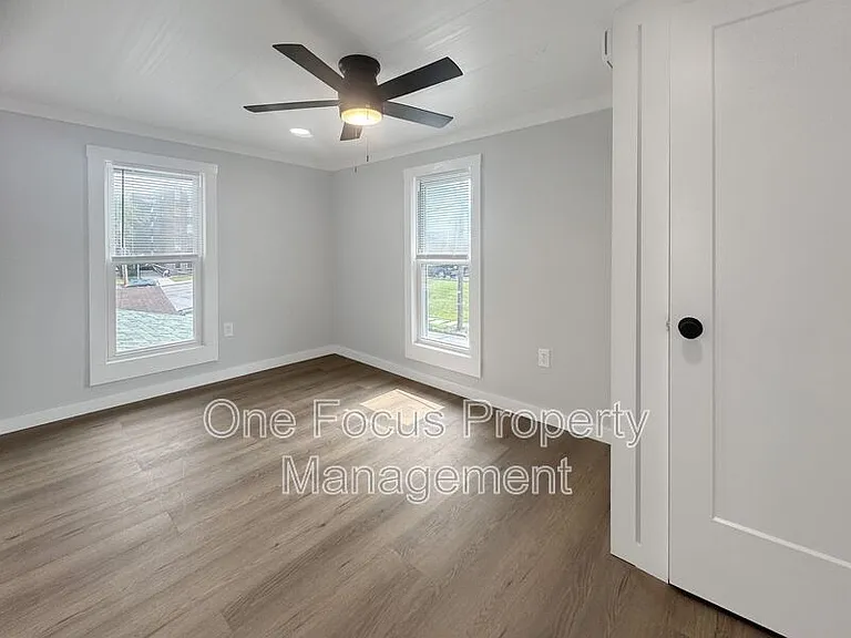 16 N Jones St — Photo 9