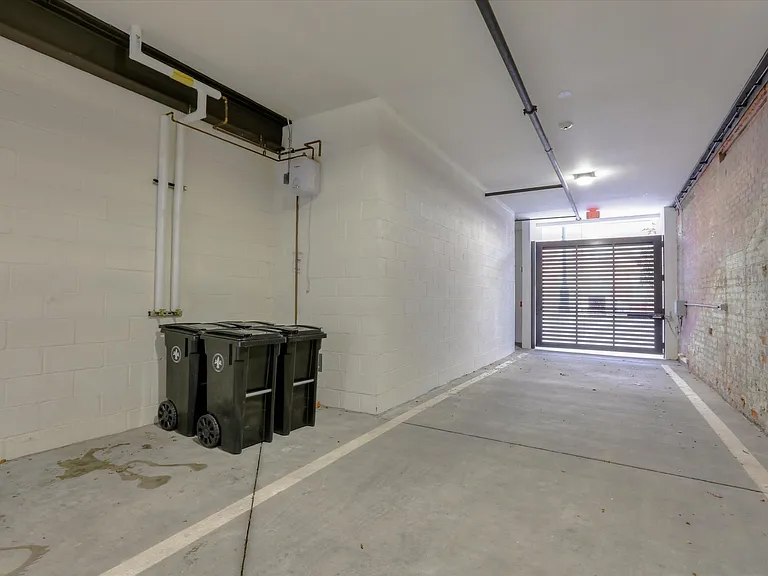 618 N Rampart St #202 — Photo 32