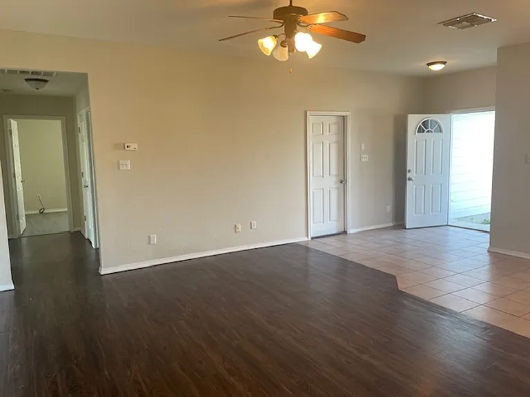 2429 Lorine Dr — Photo 4