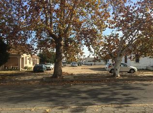 1126 North St, Sanger, CA 93657