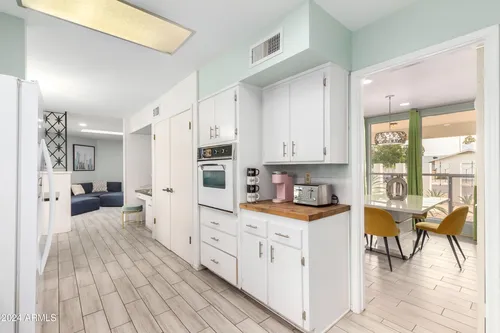 4428 W Laurie Ln Photo 1