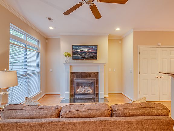 4th image of 137 Emmyllie Ct NE