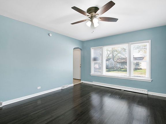 3rd image of 15703 Paulina St