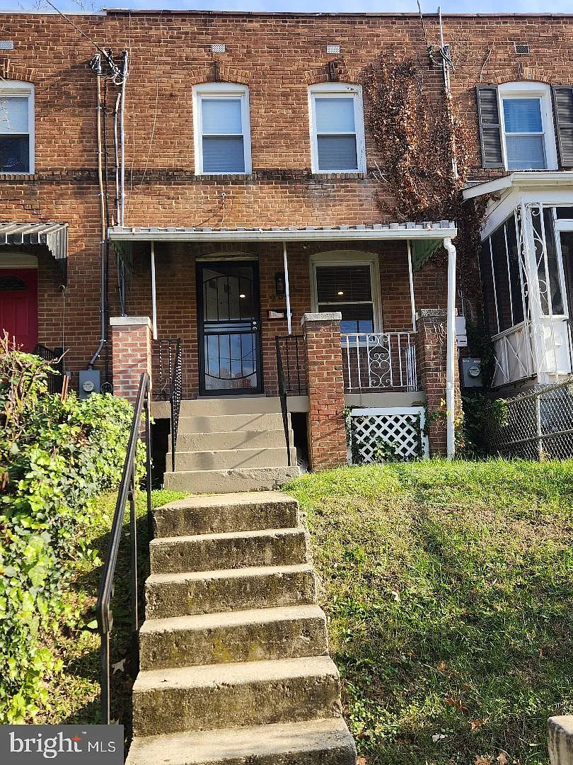 2330 14th Pl SE photo 1