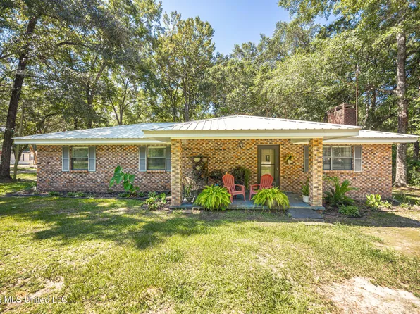 2033 Bass Dr, Vancleave, MS 39565