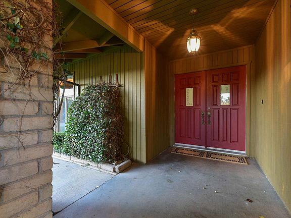 5th image of 1587 Holly Tree Dr