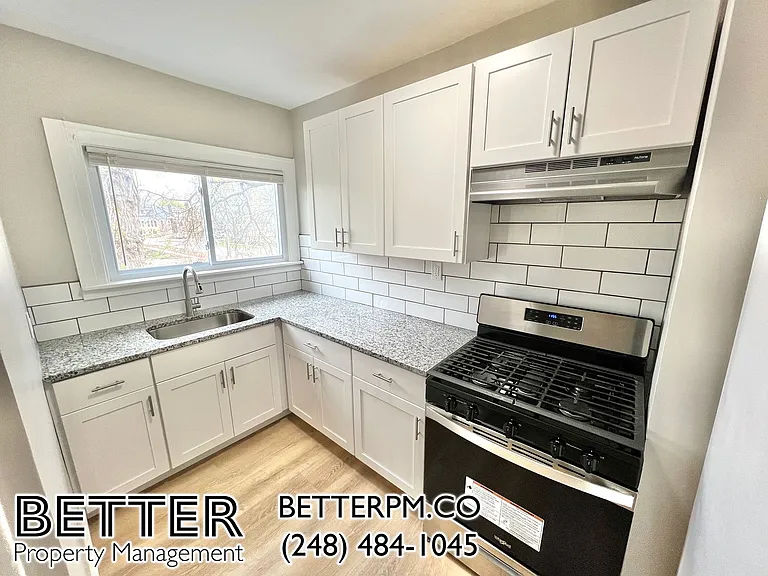 104 Henderson St — Photo 1