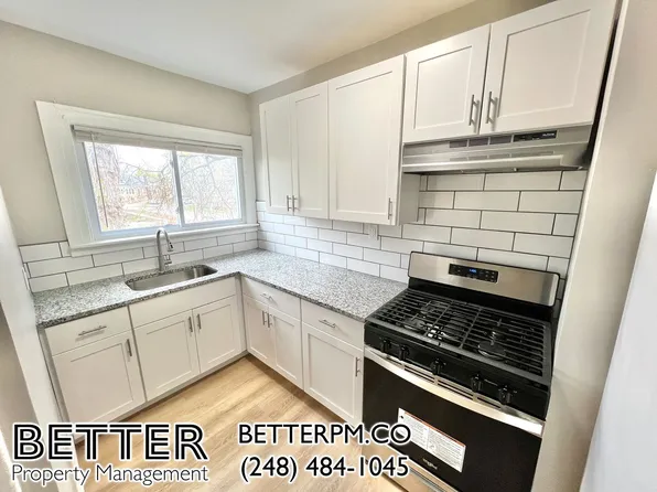 104 Henderson St, Pontiac, MI 48341