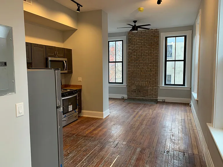 1612 Elm St #2R — Photo 2