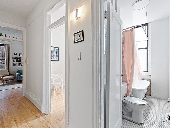 5th image of 105 E 15th St APT 73
