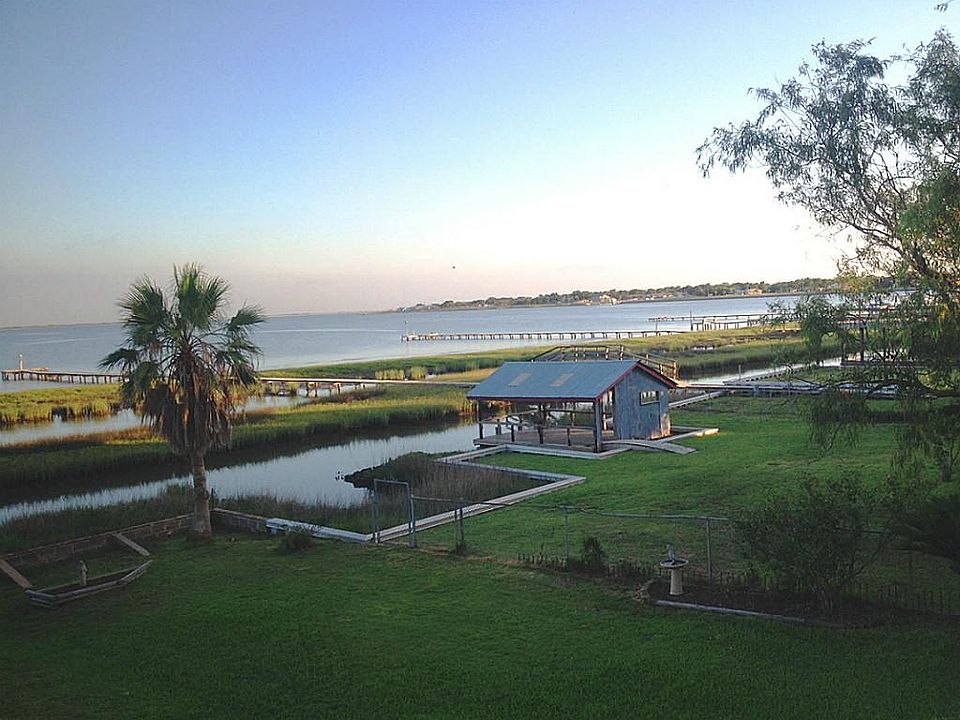 1st image of 411 E Bayshore Dr