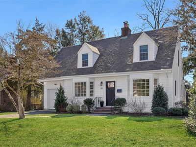 55 Midway Avenue, Locust Valley, NY, 11560