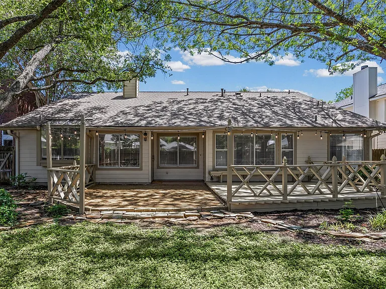 8417 Cornerwood Dr — Photo 24