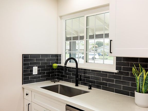 4th image of 3804 Yerba Buena Ave